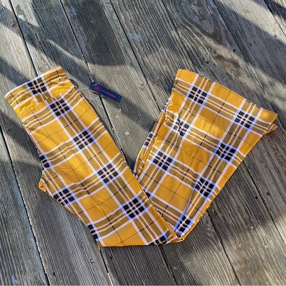 Yellow & Black Flare Fit Leggings